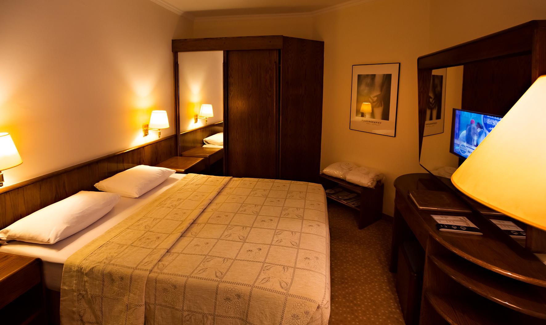 Derici Hotel Кушадасы Экстерьер фото