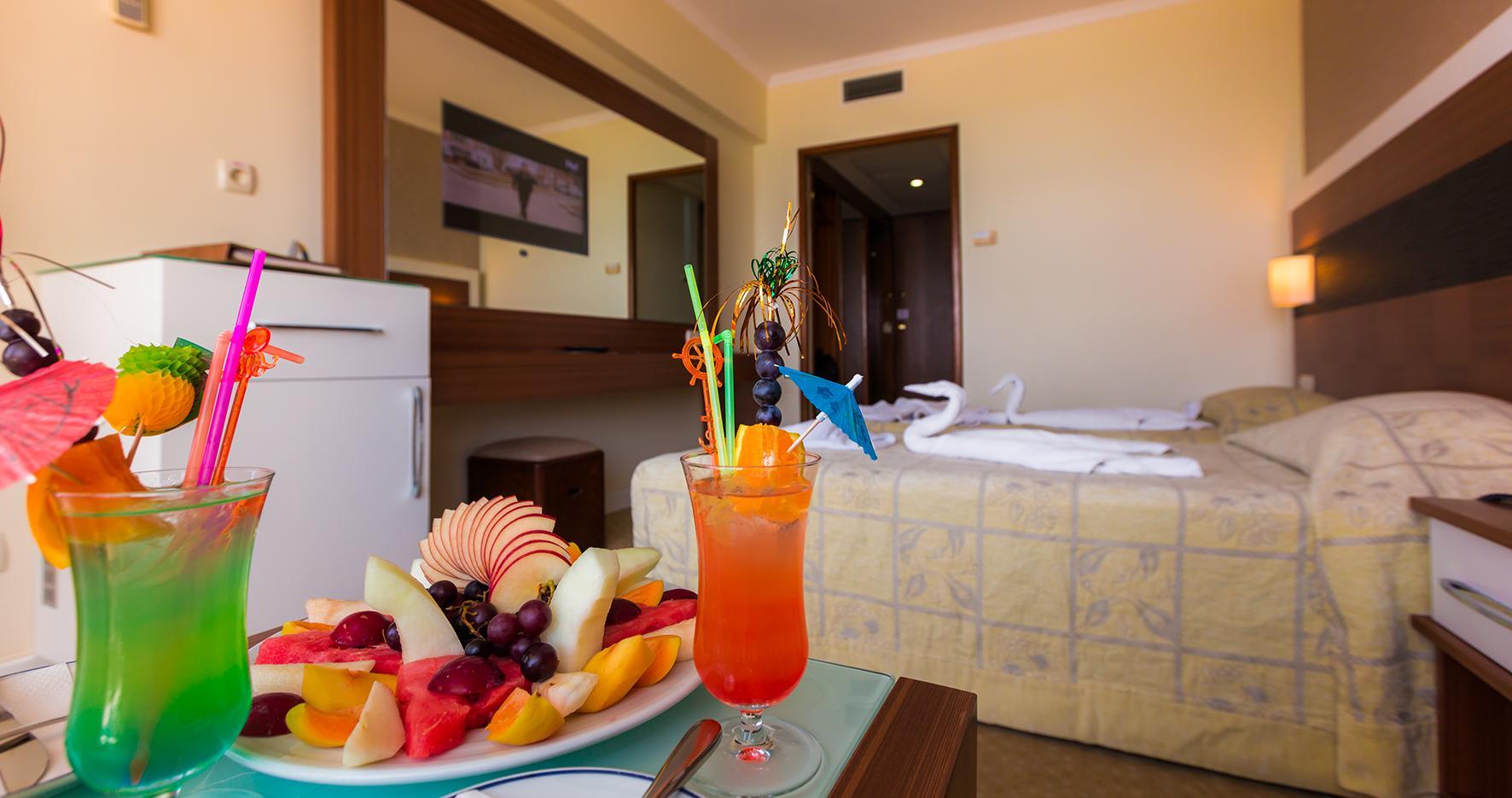 Derici Hotel Кушадасы Экстерьер фото