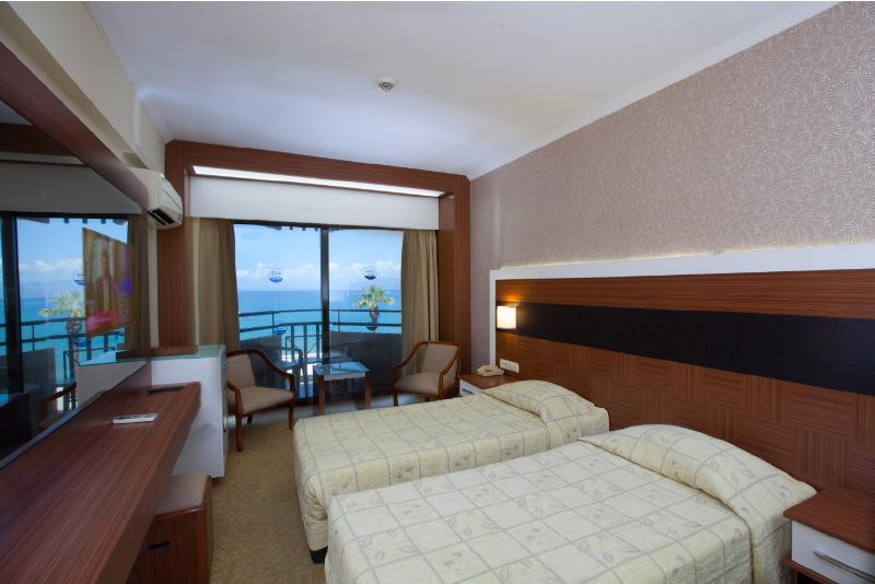 Derici Hotel Кушадасы Экстерьер фото
