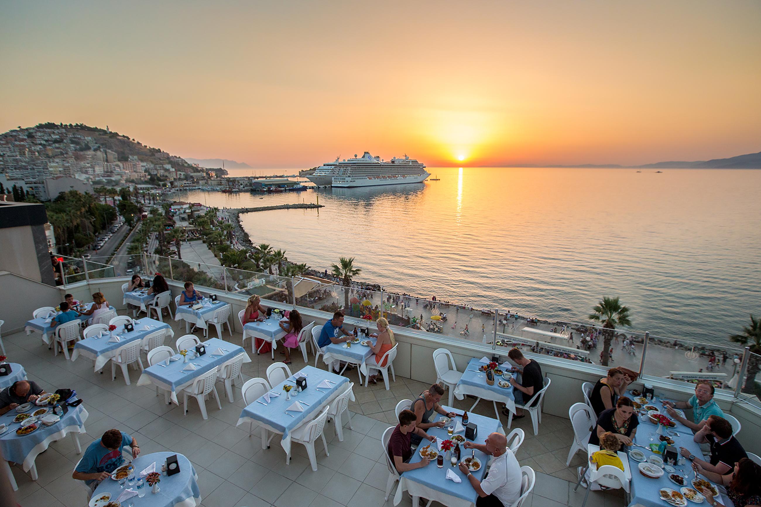 Derici Hotel Кушадасы Экстерьер фото