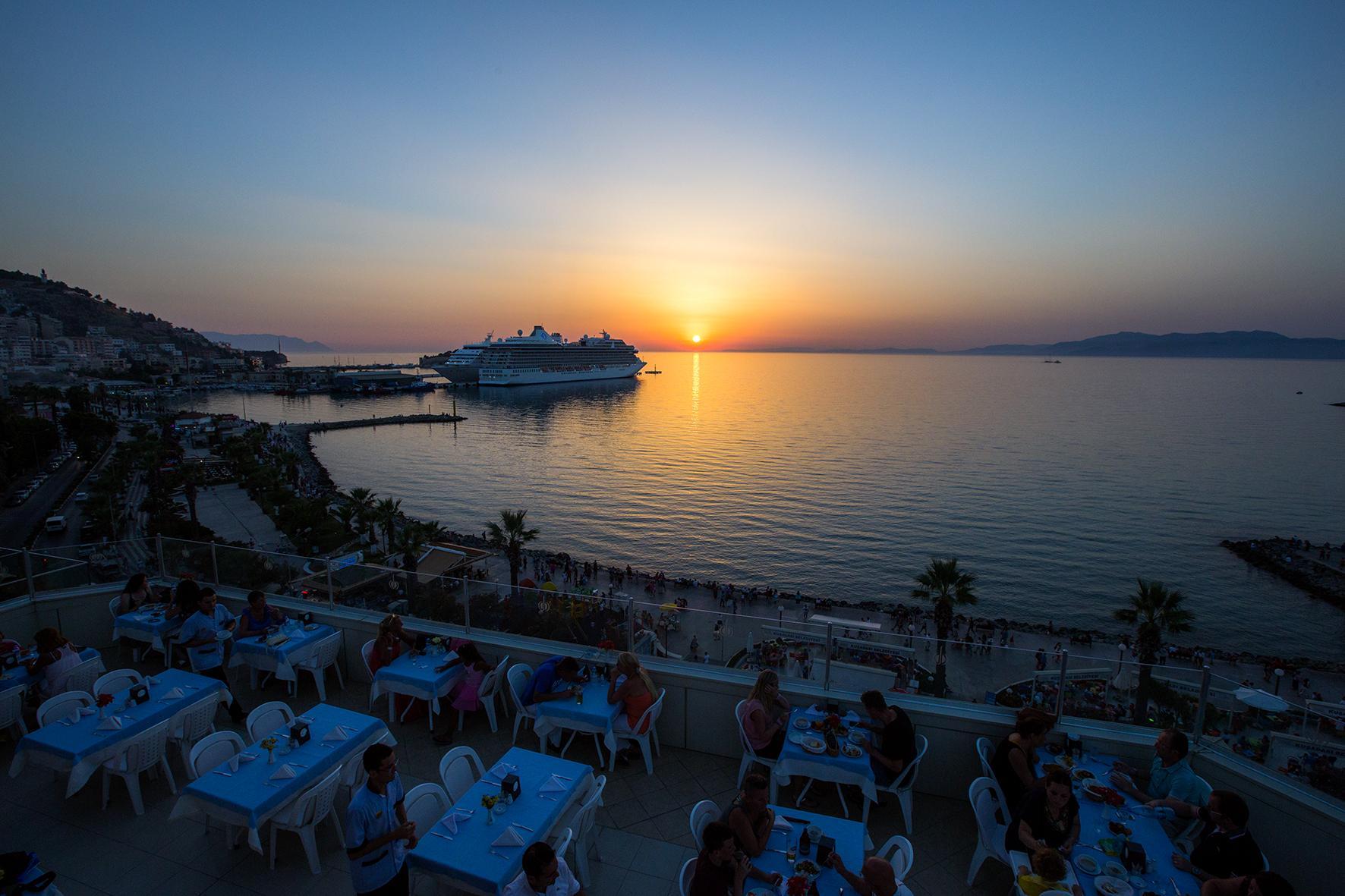 Derici Hotel Кушадасы Экстерьер фото